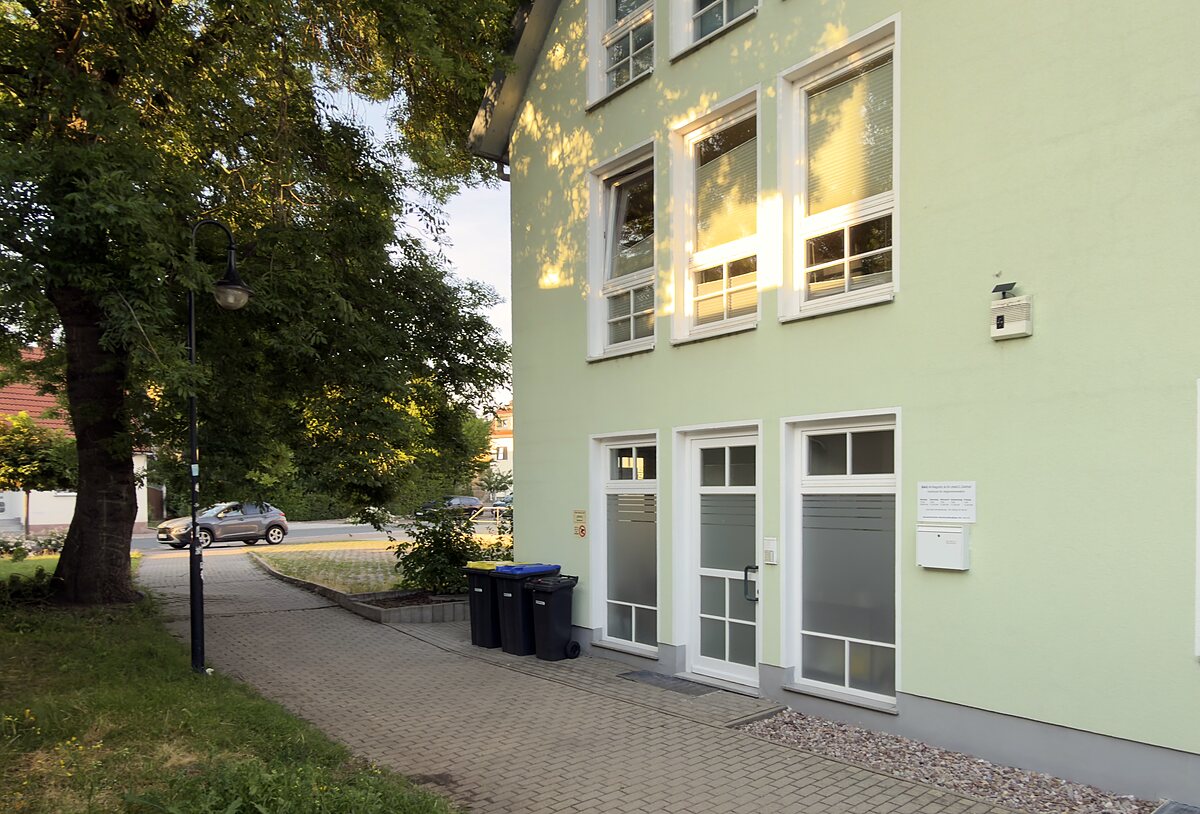 Zugang zur Hausarztpraxis in Kölleda